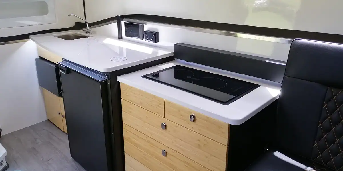 EDM-karavan-kitchen
