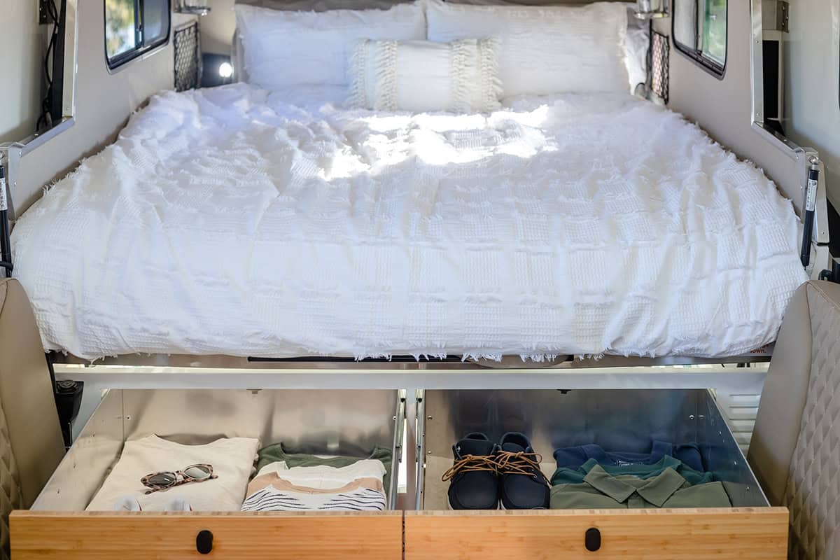 INT-karavan-off-road-caravan-bed-and-drawers-147