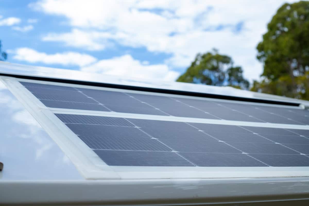 karavan-off-road-caravan-solar-panels